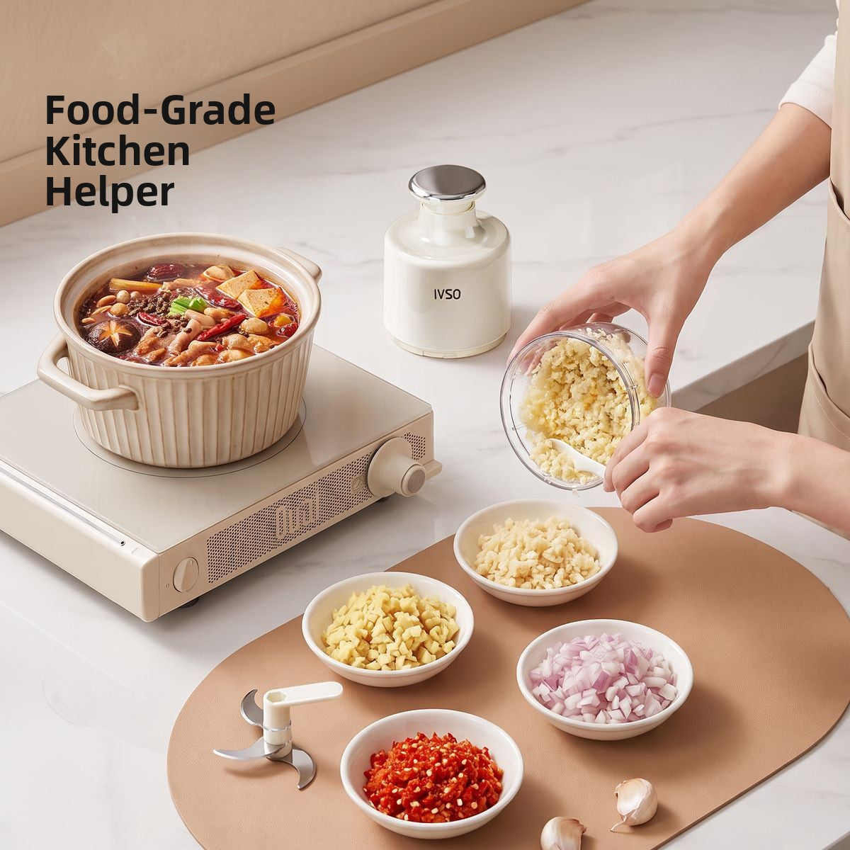 Press-type garlic cutter
