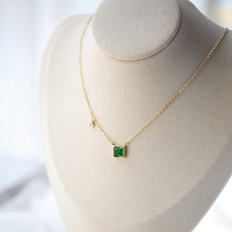 Zircon clavicle chain