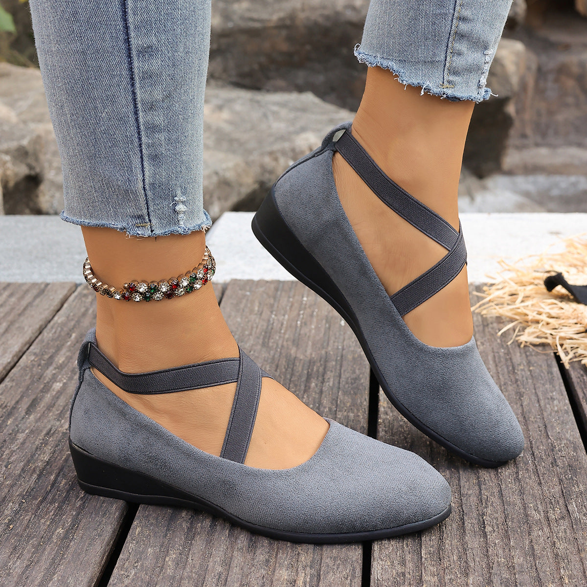 Flat casual low-heeled sandals