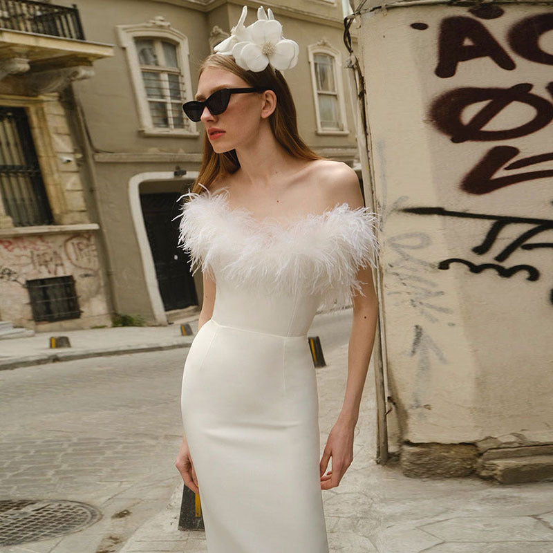 Women Bodycon Dress with Feather Collar