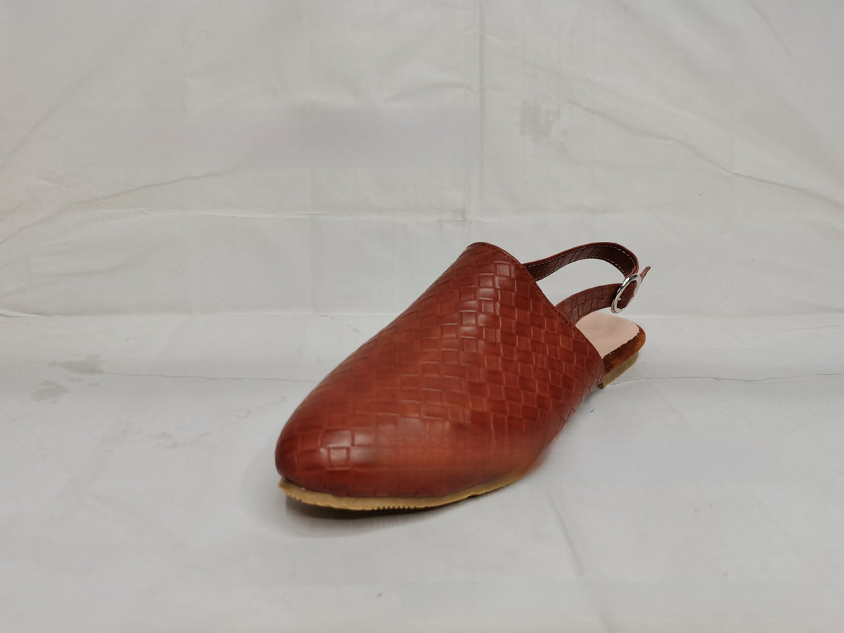 Pointed-toe woven women?s shoes