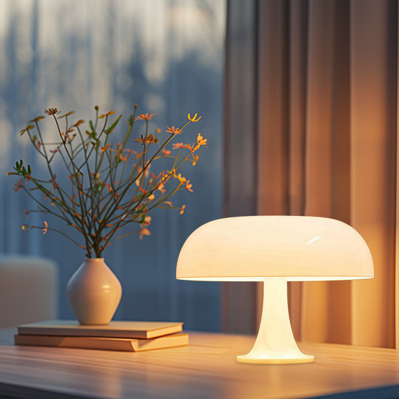 Mushroom-shaped table lamp
