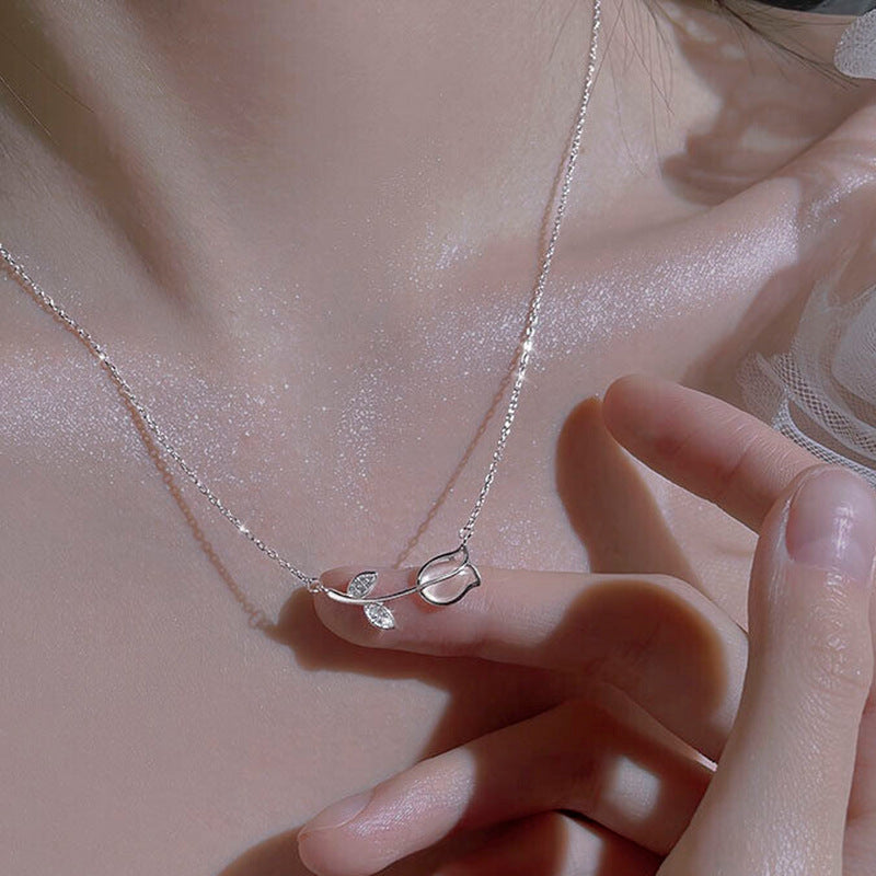 White chalcedony Tulip necklace