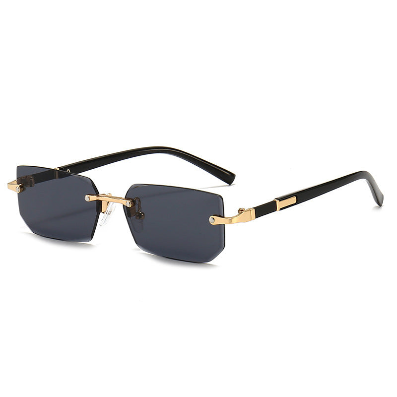Metal-cutting sunglasses in jelly-like color