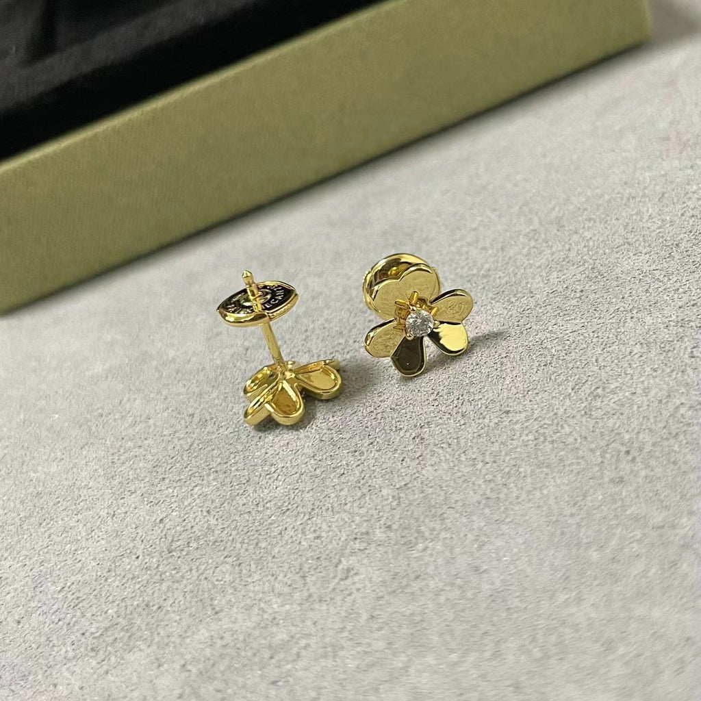 Rose Gold Diamond Clover Necklace