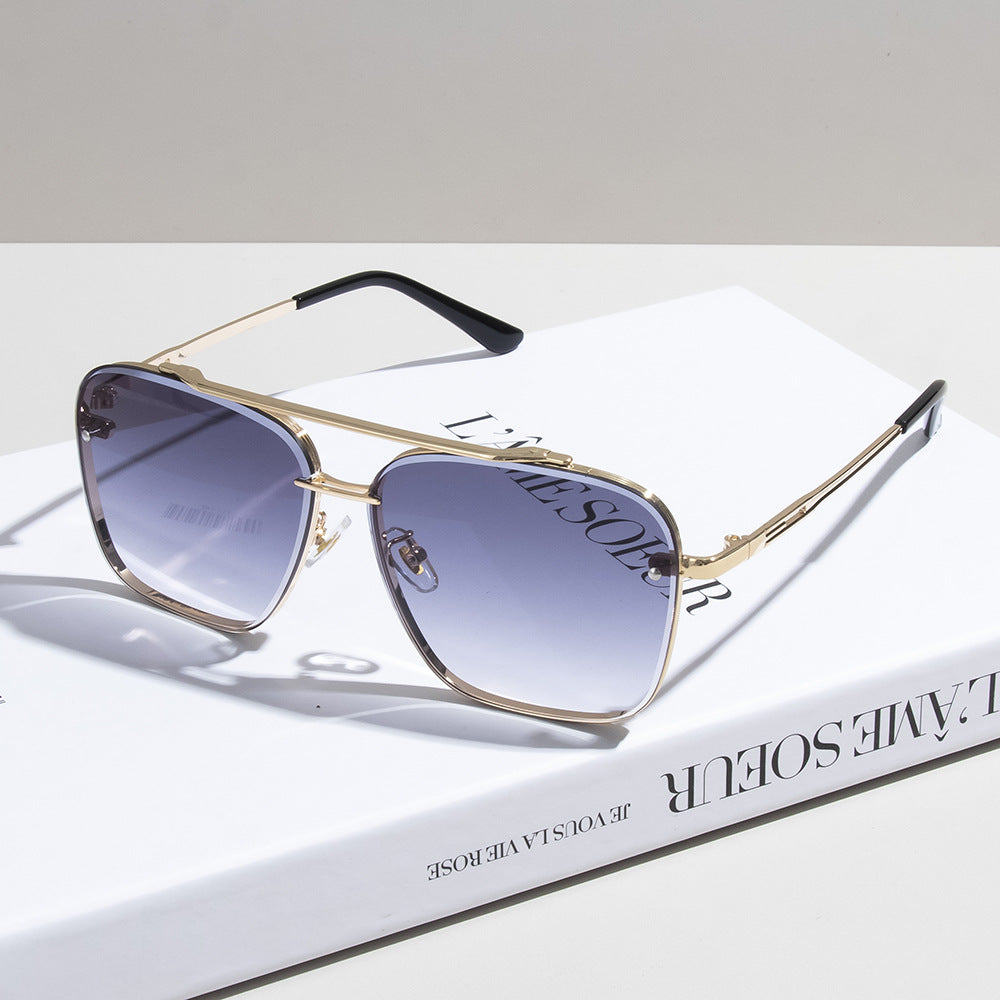 UV-protective and glare-reducing sunglasses