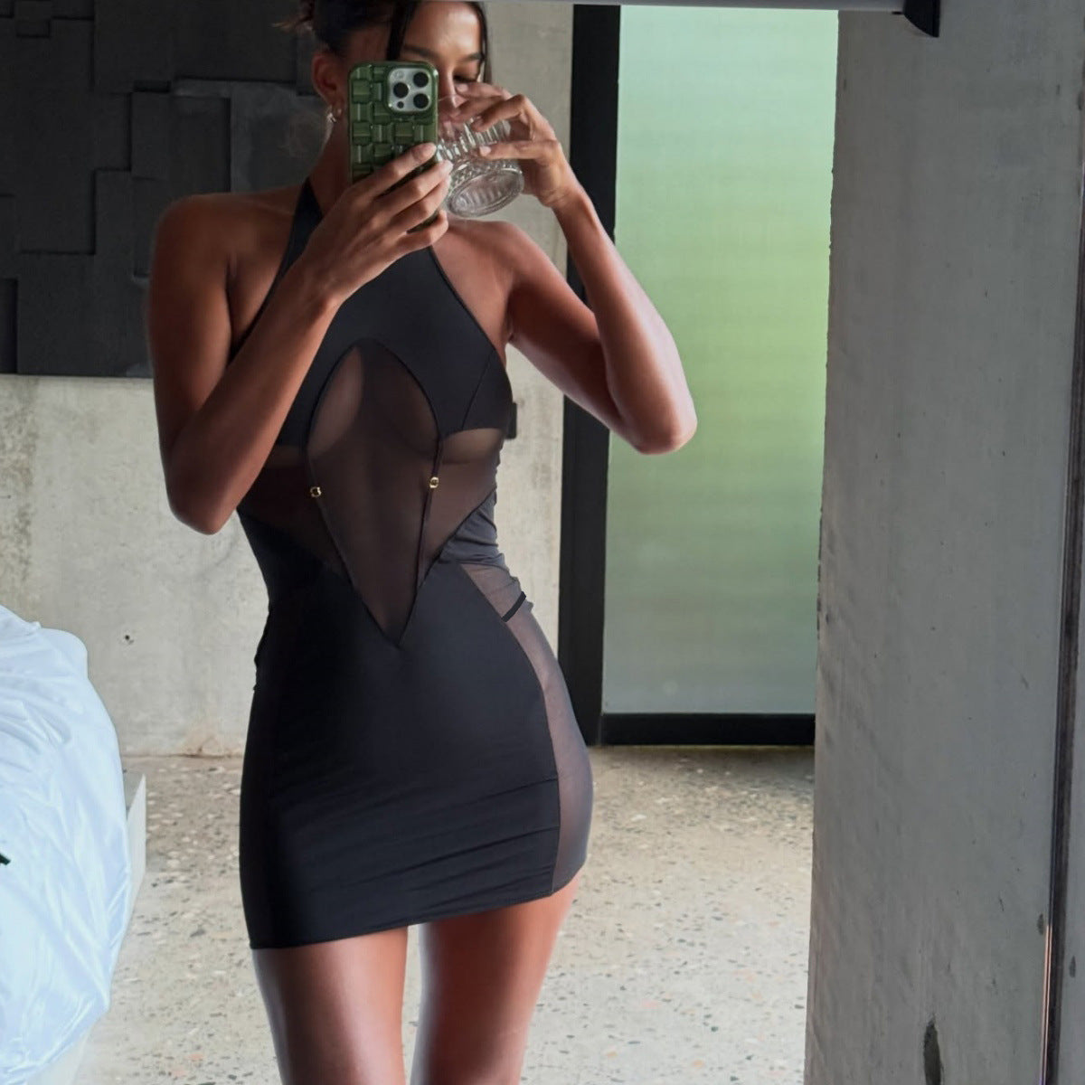 Backless dress