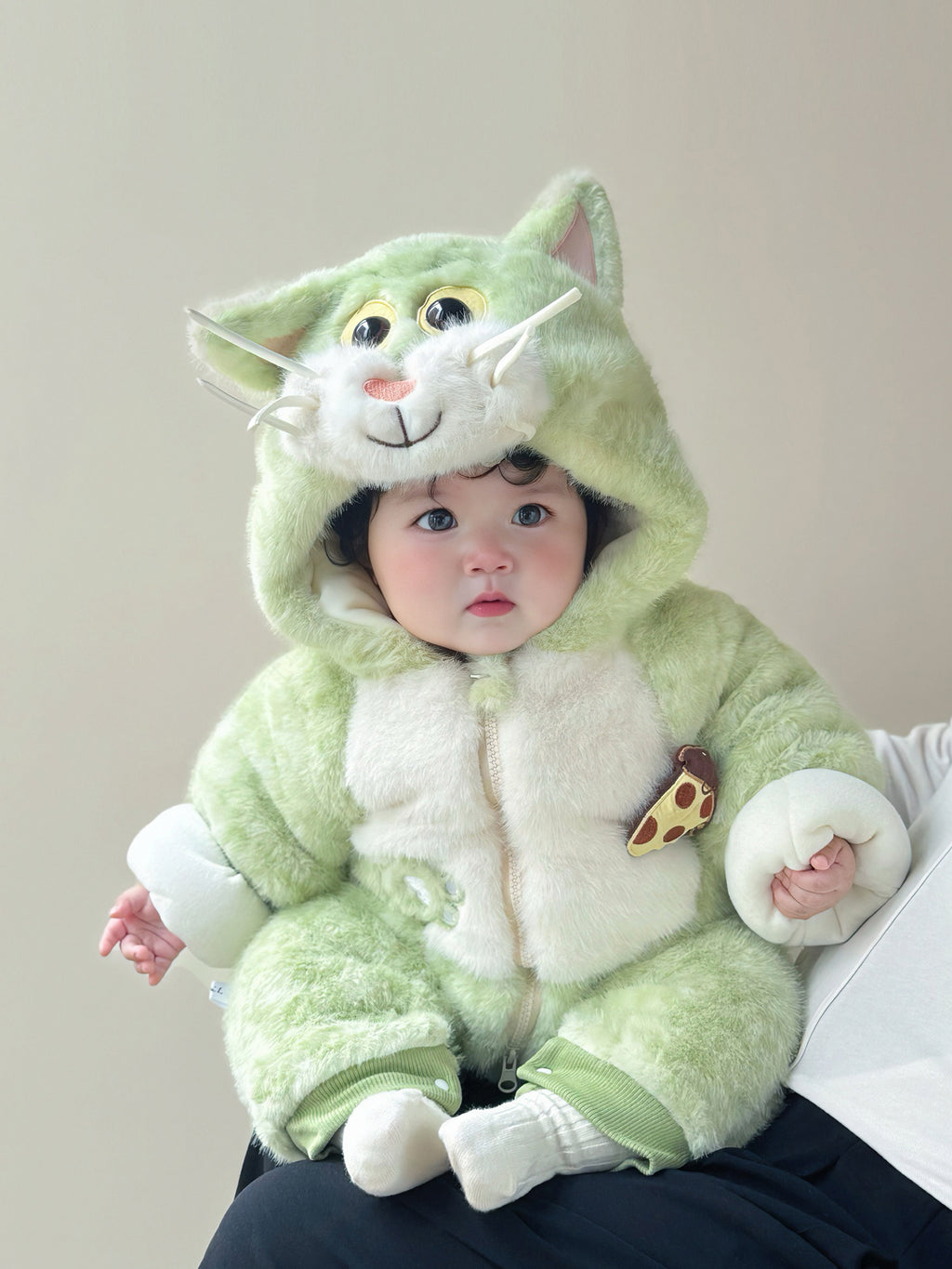 Fleece-Lined Baby Romper with Animal Design