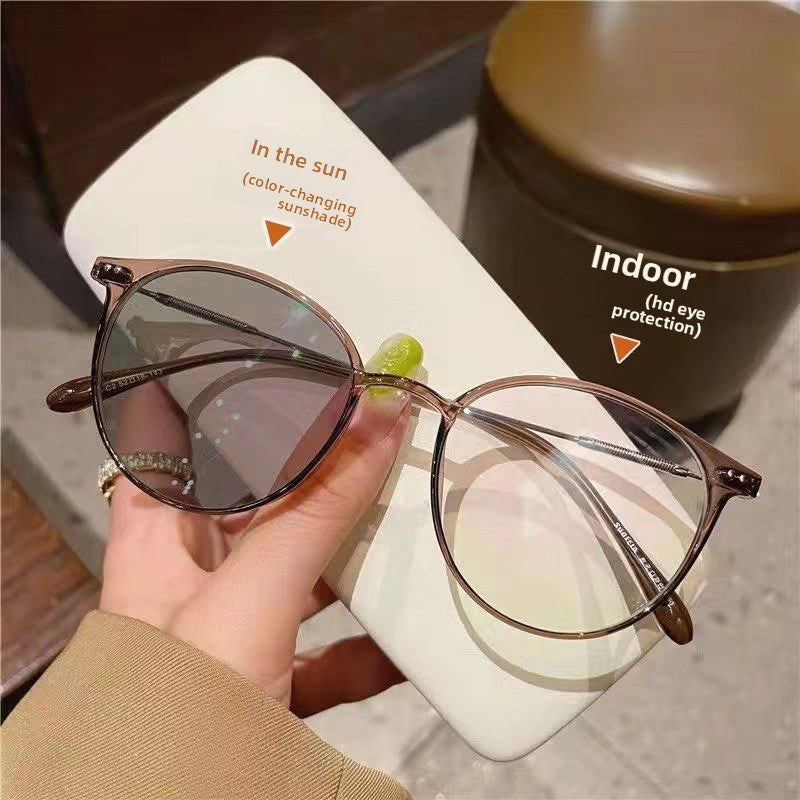 Photochromic Prescription Glasses with Oval Frame