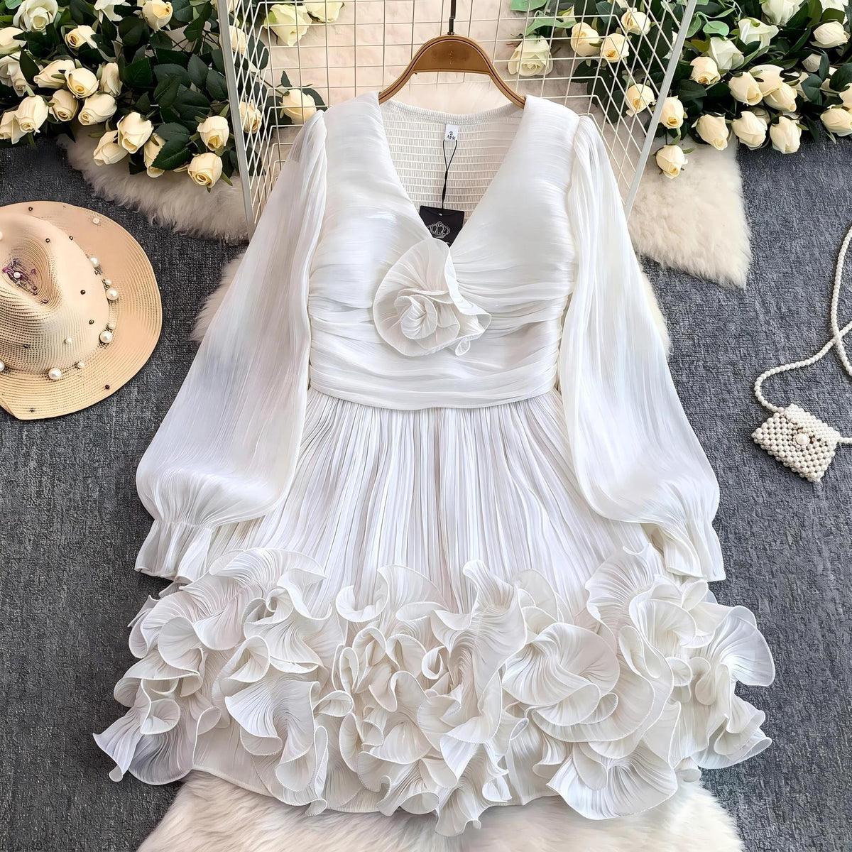 Lady's elegant V-neck long-sleeved dress