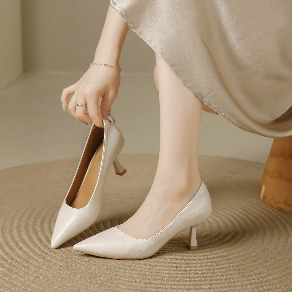 Retro Pointed Toe Pumps