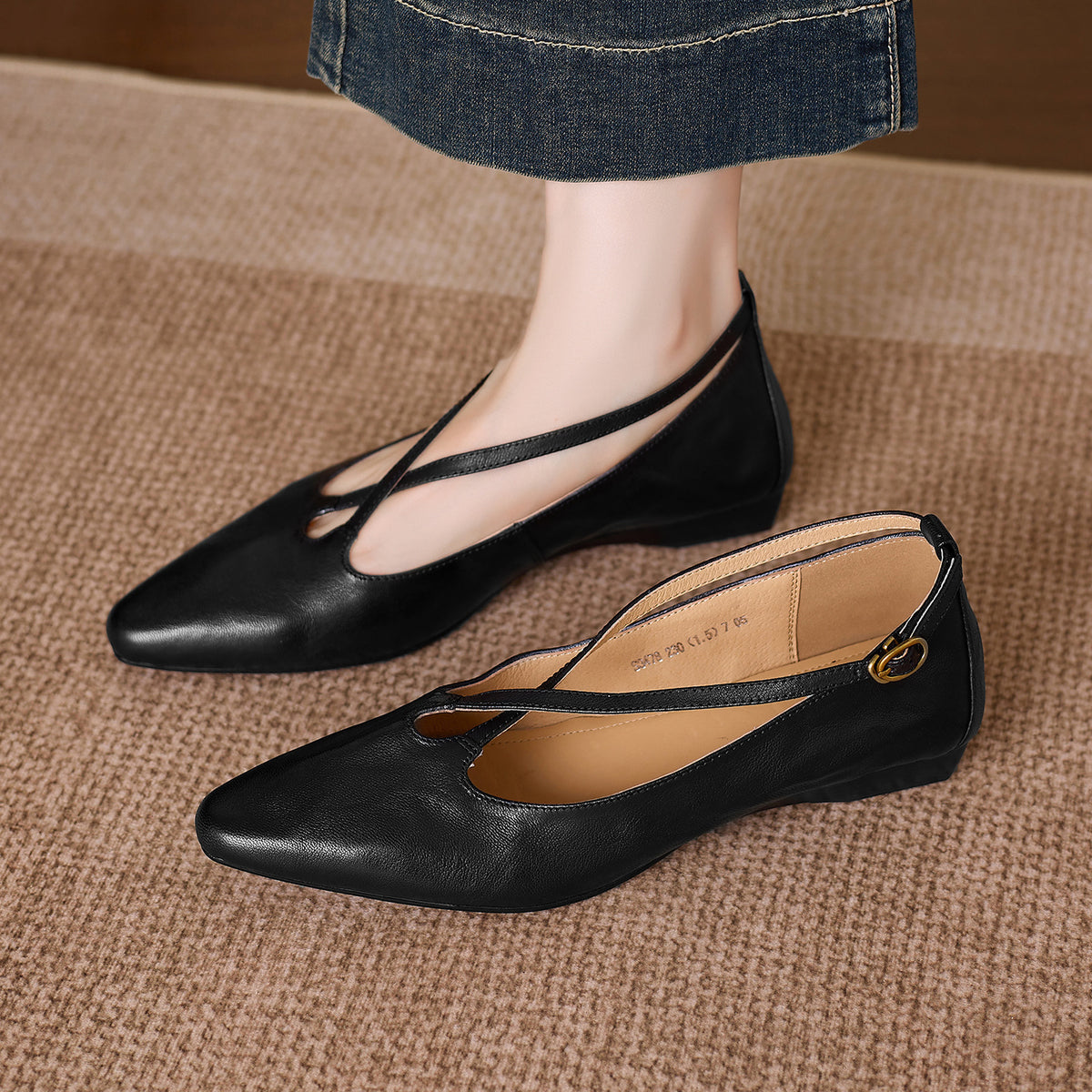 Kitten-heel peep-toe pumps with a crossover strap