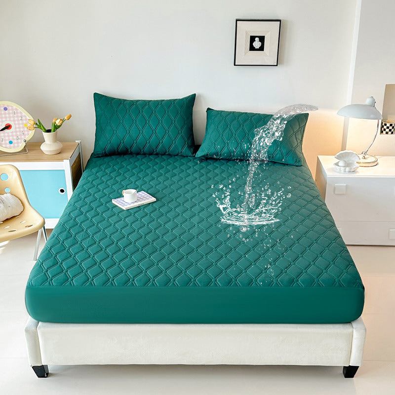 Waterproof bed cover in solid color