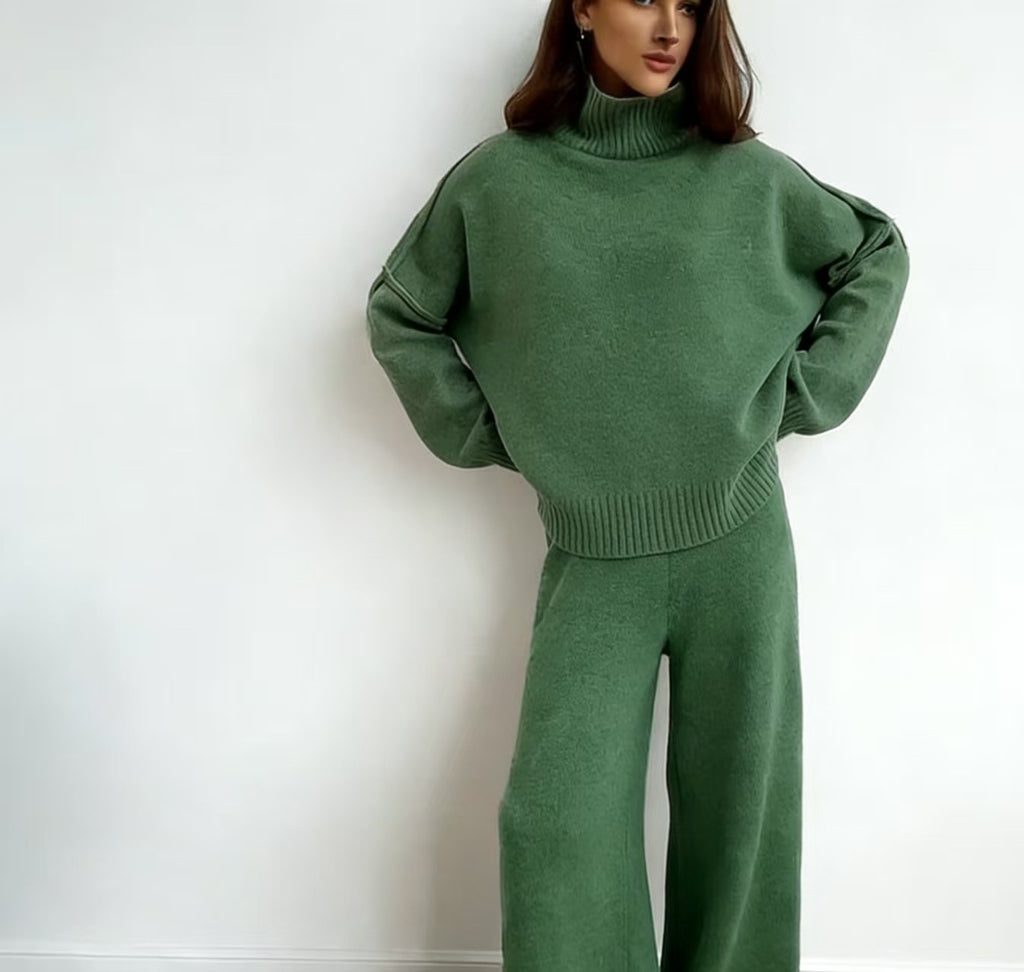 Knitted sweaters for autumn and winter