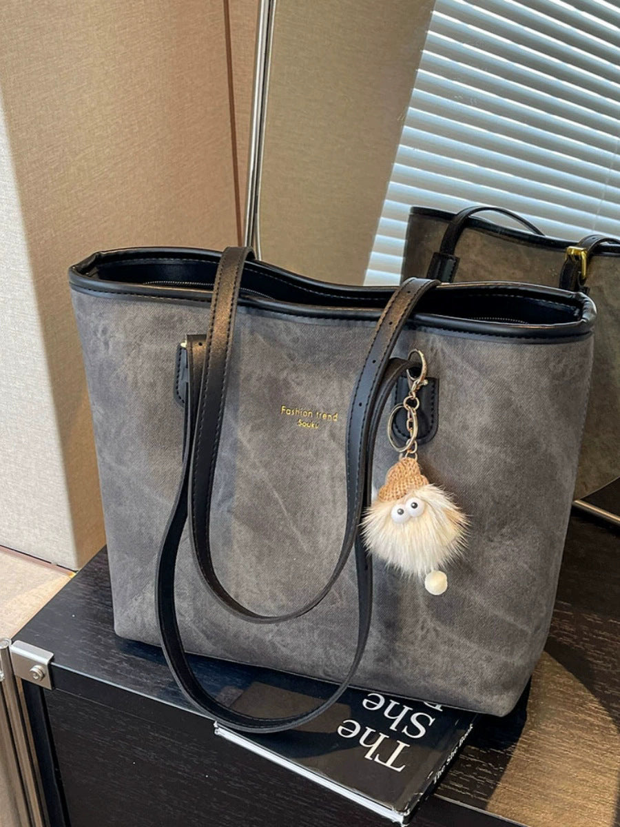 Large-capacity tote bag