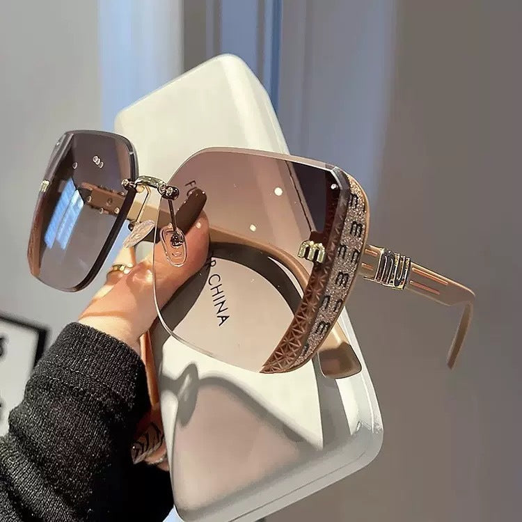 Large Frame Cut-Edge Sunglasses for Women, High-End Fashion Square Sunglasses