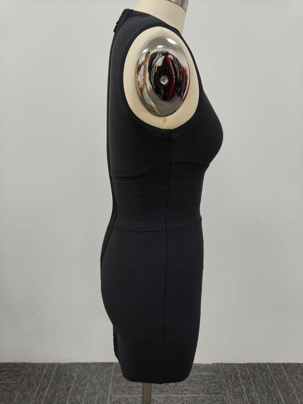 Women Sleeveless V-Neck Slim Fit Solid Color Hip-Hugging Dress