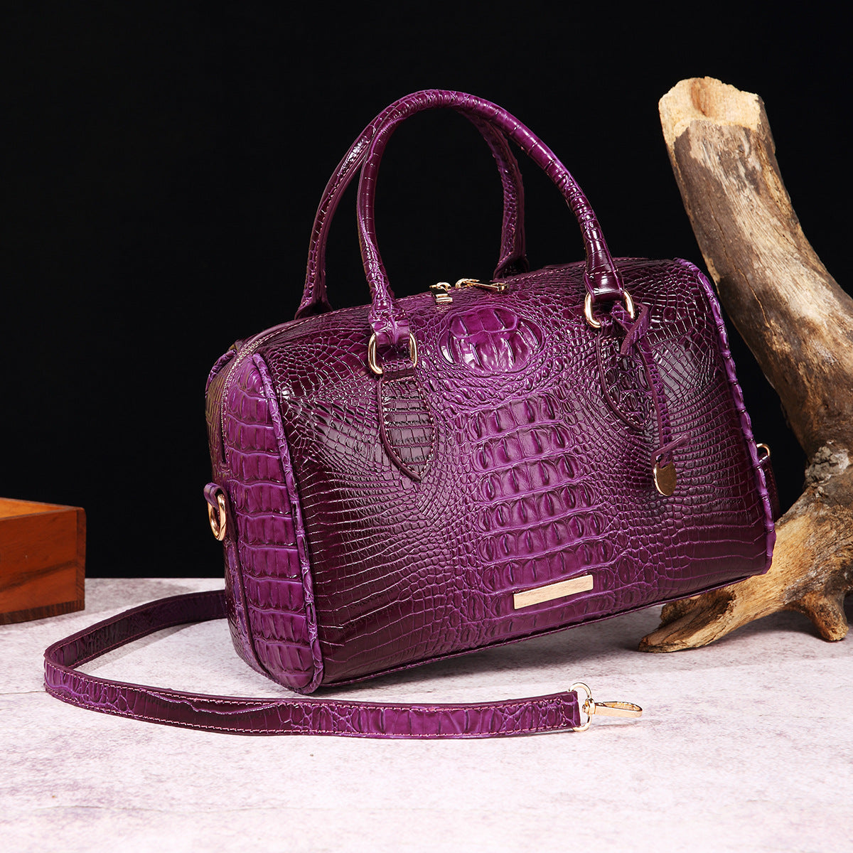 Women?s vintage handbag