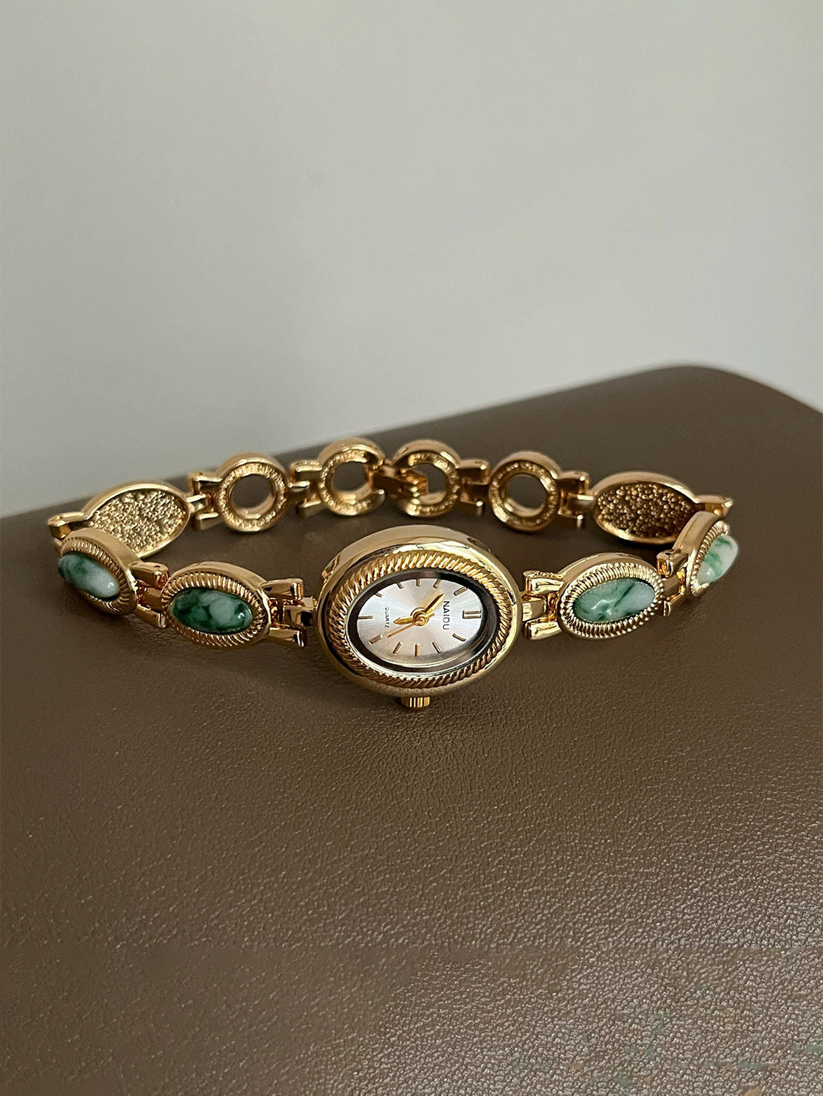 Women?s quartz wristwatch