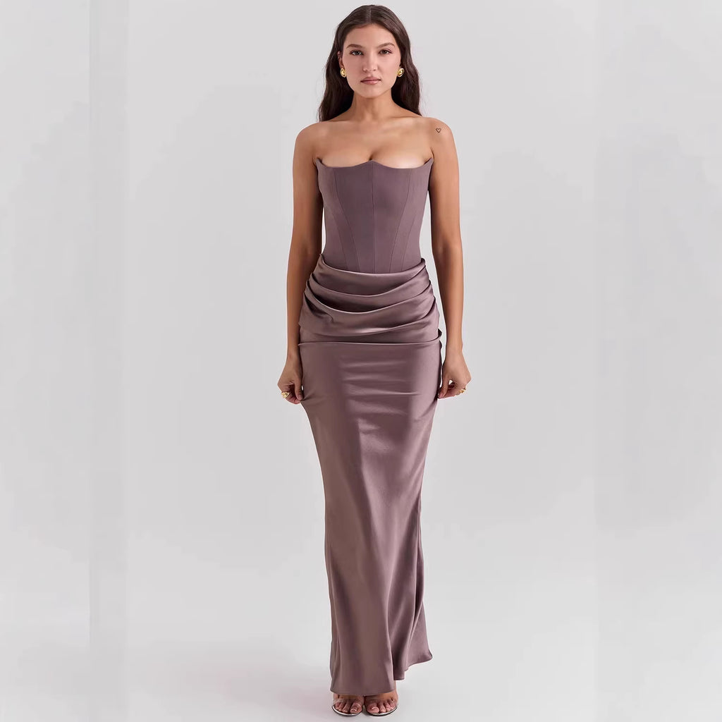 Sexy figure-hugging off-the-shoulder dress