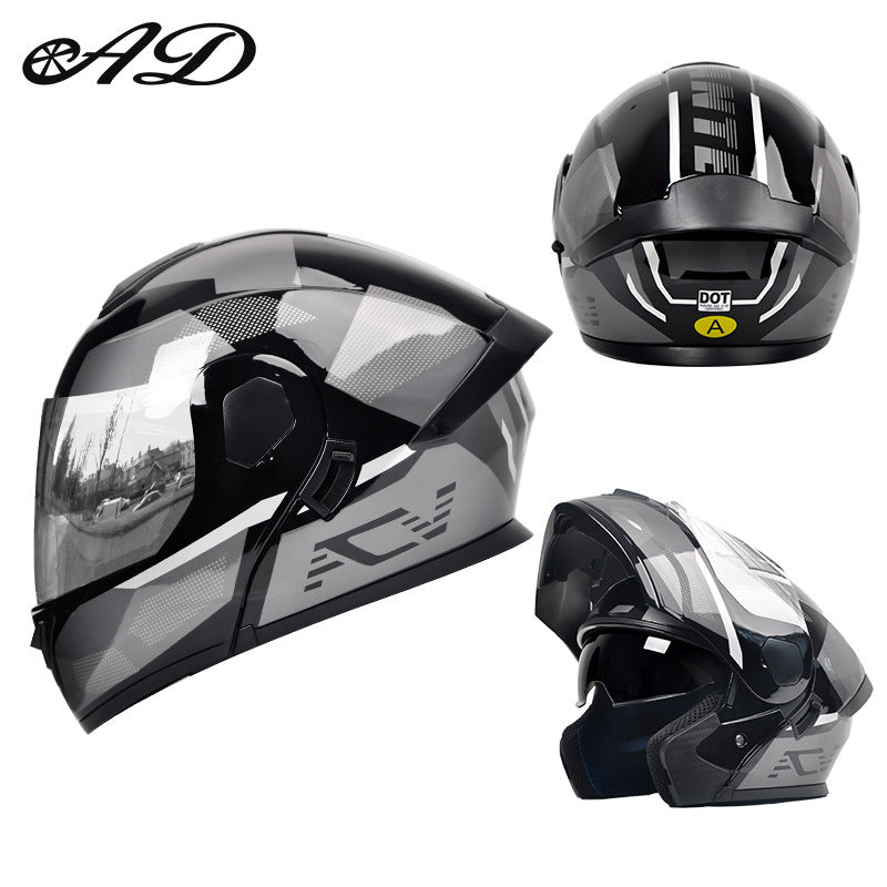 Motorcycle helmet with good ventilation in summer