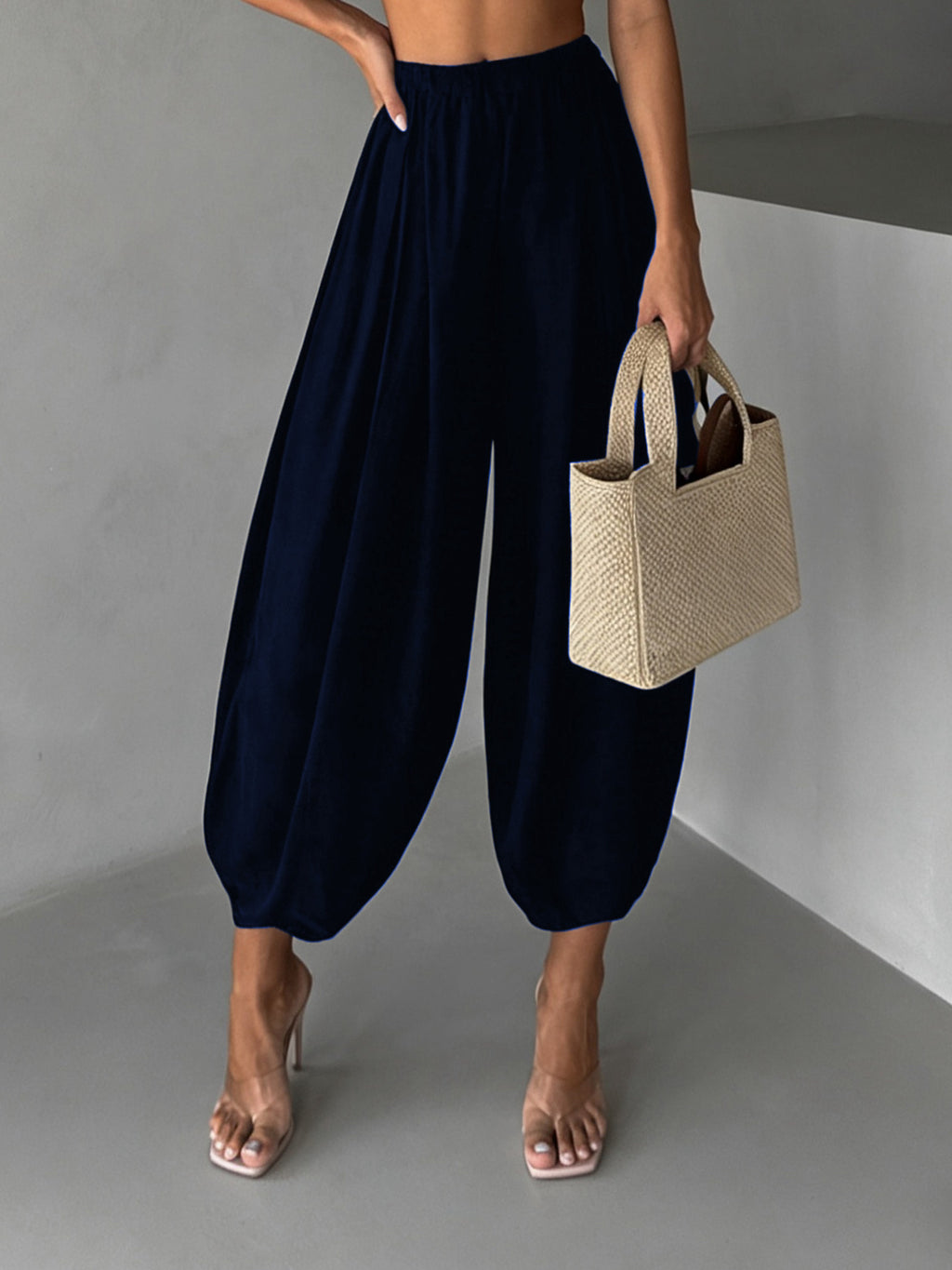 Loose-Fitting Harem-Style Air Pants