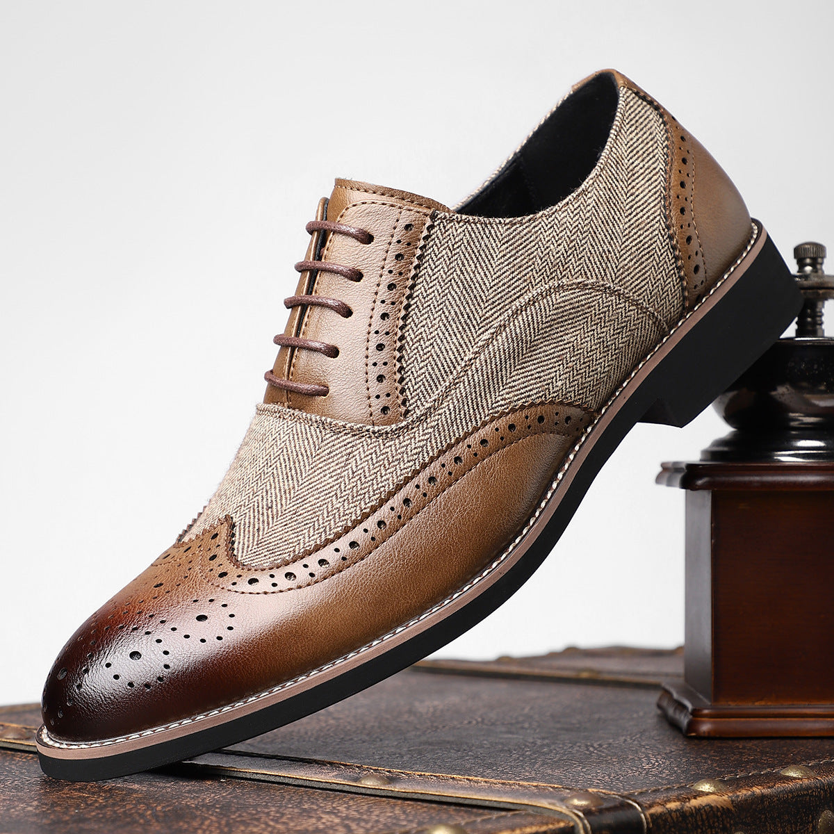 Large Size Men's Retro Daily Casual Shoes Business Formal Carved Brogue Comfortable Men's Shoes