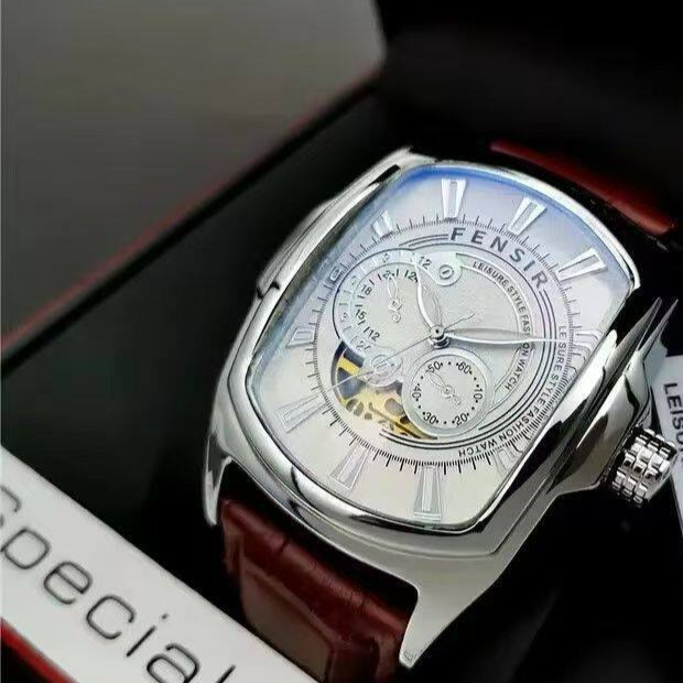 Waterproof luminous quartz watch