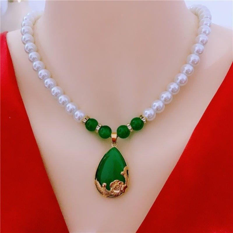 Synthetic Pearl Necklace with Heart Pendant