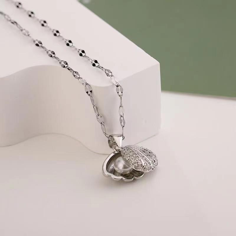 Adjustable Shell Pearl Necklace with Gemstone Accents