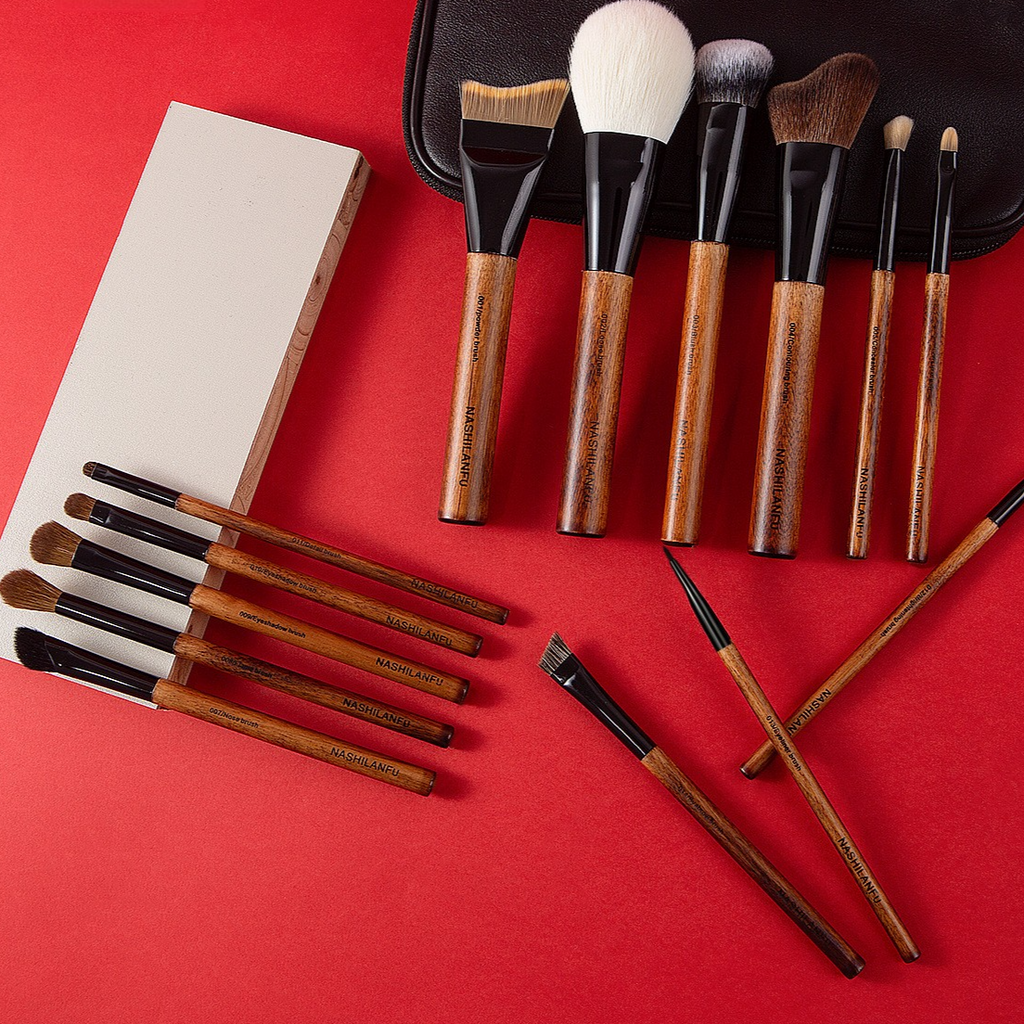 14-Piece Wooden Handle Makeup Brush Set