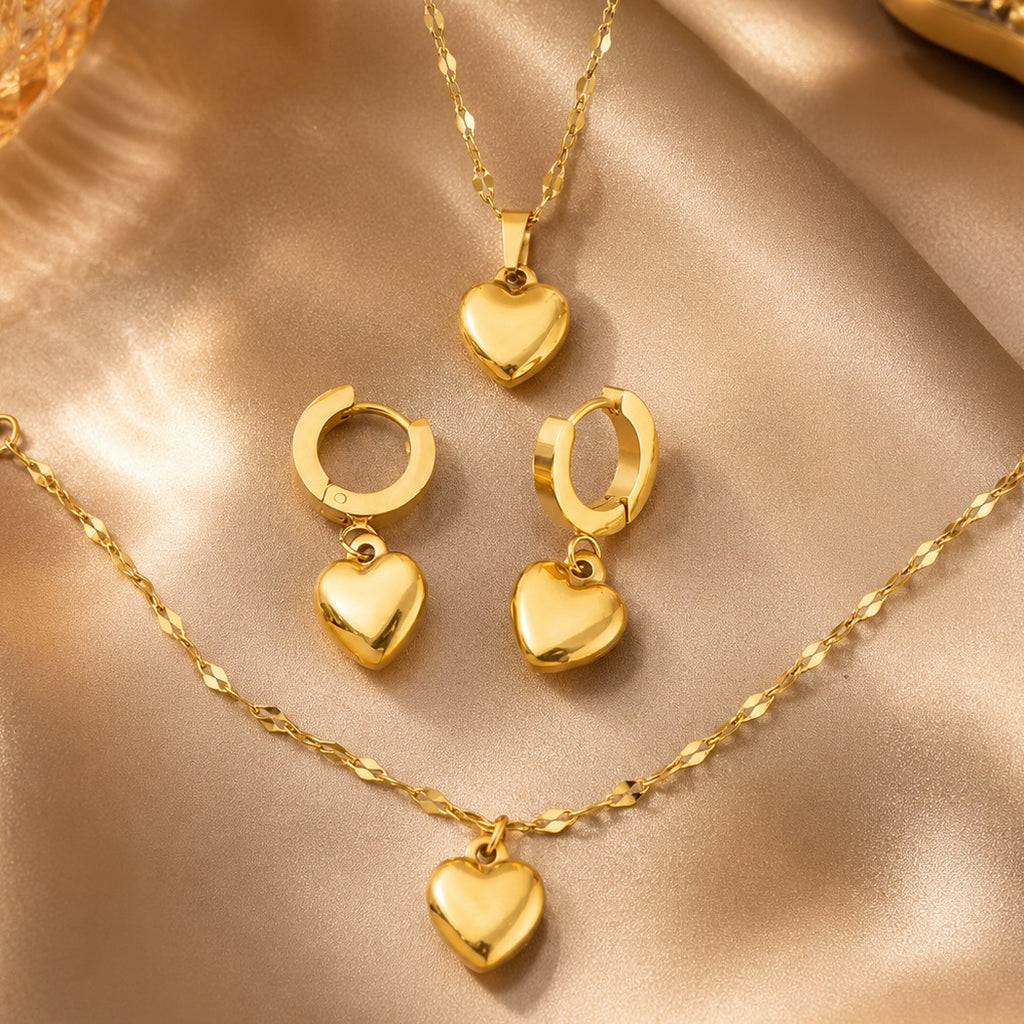 Peach-shaped jewelry heart necklace