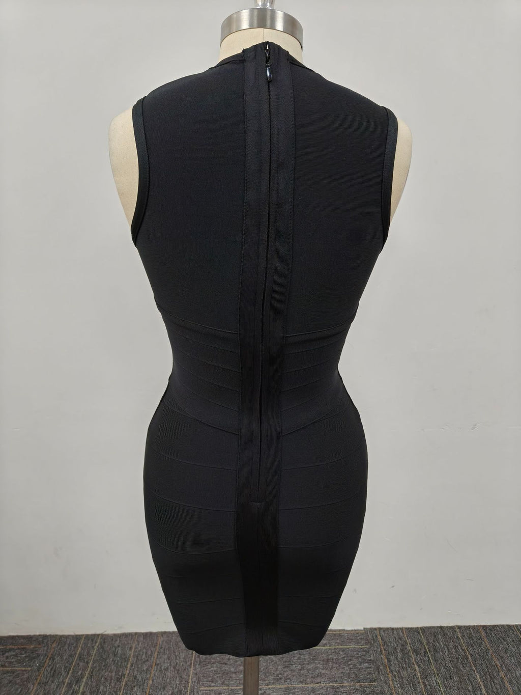 Women Sleeveless V-Neck Slim Fit Solid Color Hip-Hugging Dress