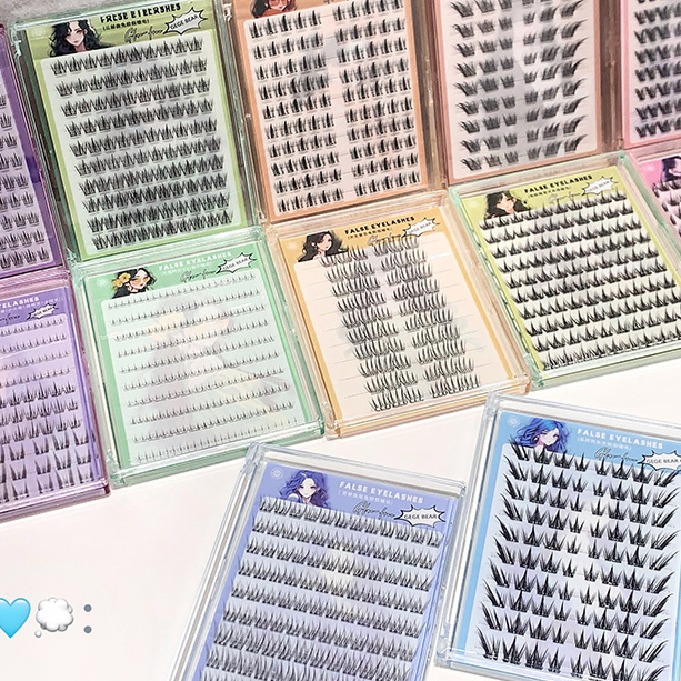 Self-adhesive false eyelashes