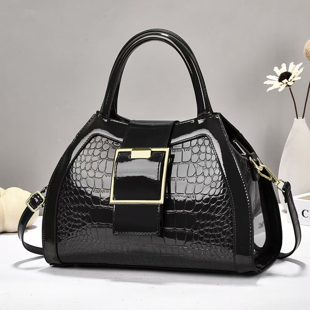 Women's fashionable and versatile casual bag