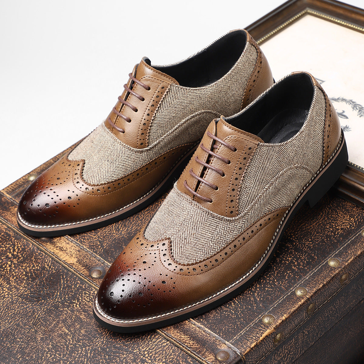 Large Size Men's Retro Daily Casual Shoes Business Formal Carved Brogue Comfortable Men's Shoes