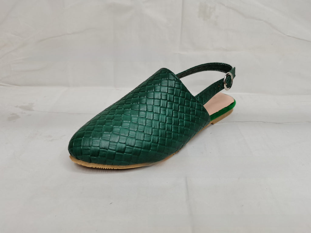 Pointed-toe woven women?s shoes