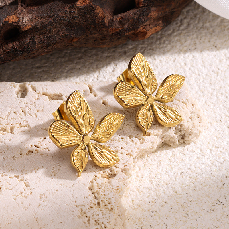 Petal-Inspired 'Instagram-Style' Stud Earrings and Necklace