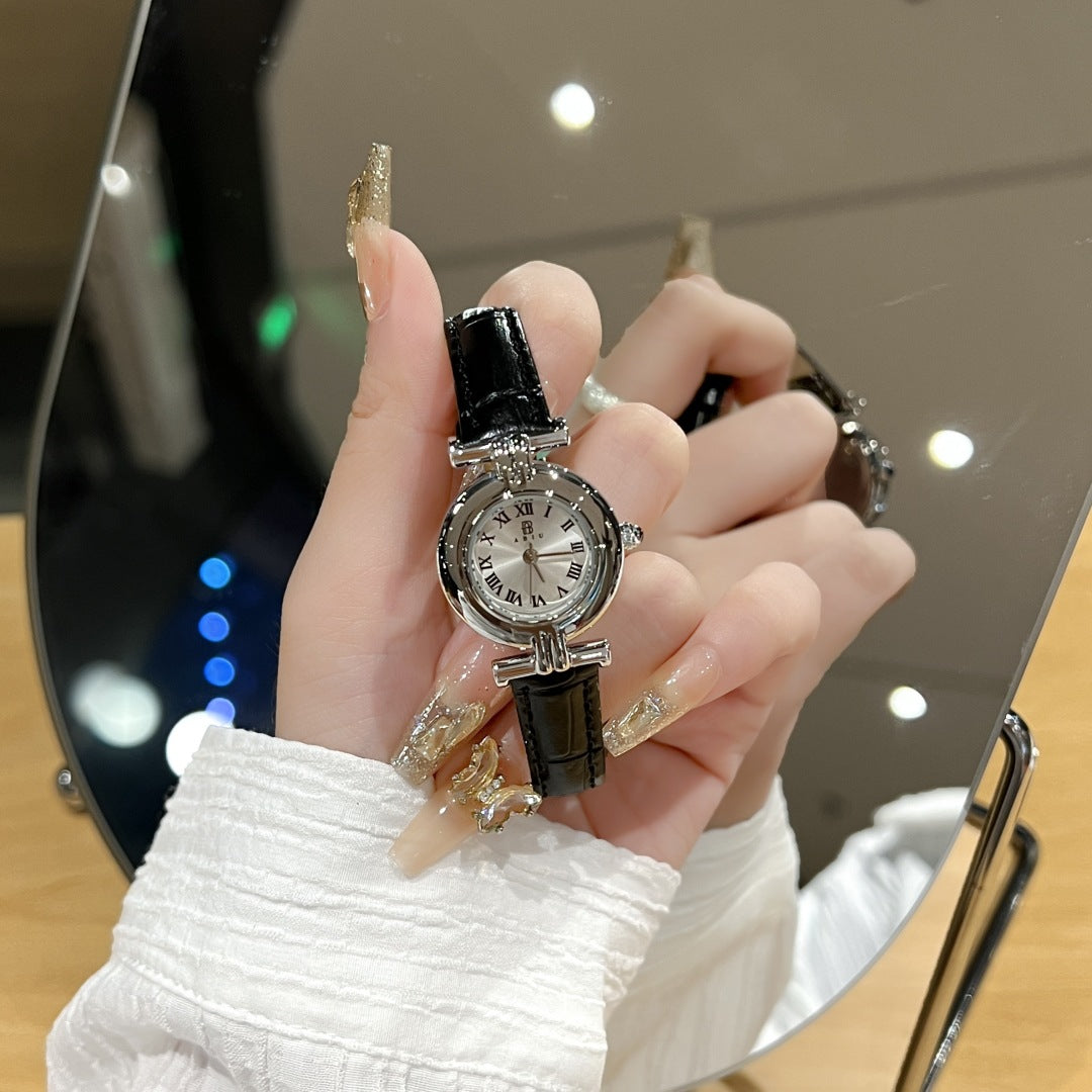 Vintage Quartz Women's Watch with Leather Strap
