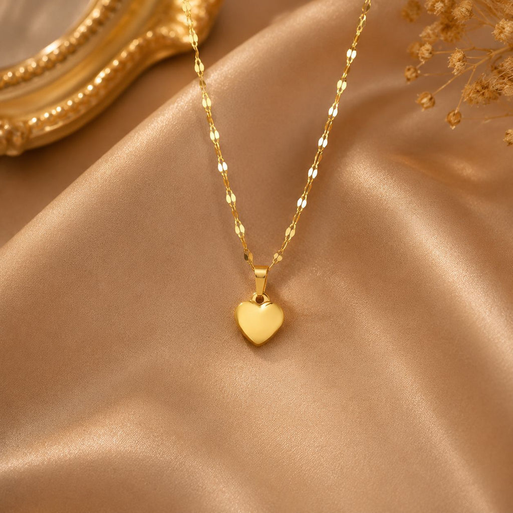 Peach-shaped jewelry heart necklace