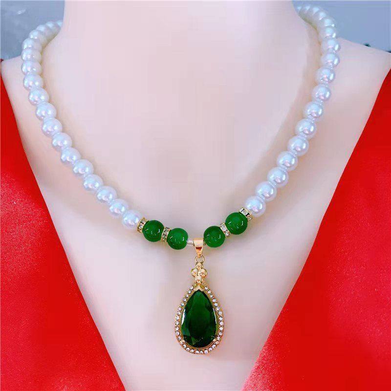 Synthetic Pearl Necklace with Heart Pendant