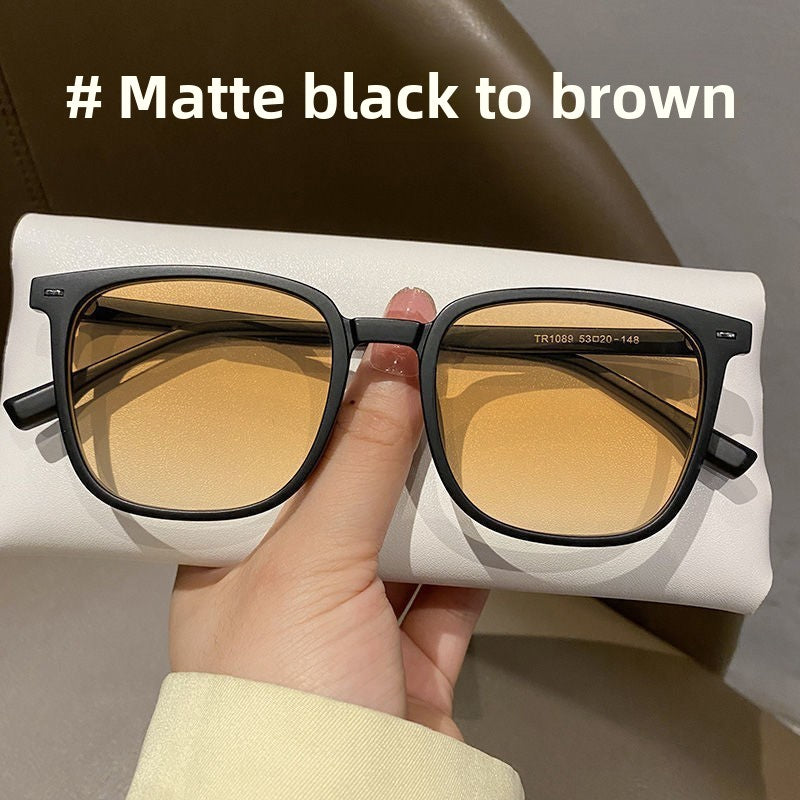 Black square-framed photochromic glasses