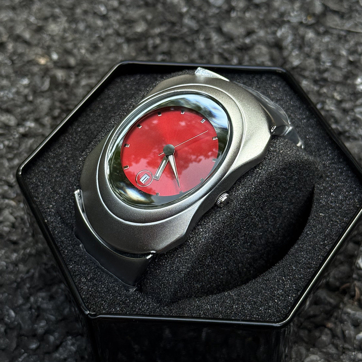 Special-Shaped Men's Quartz Watch Fashion Niche Design Luminous Waterproof Watch