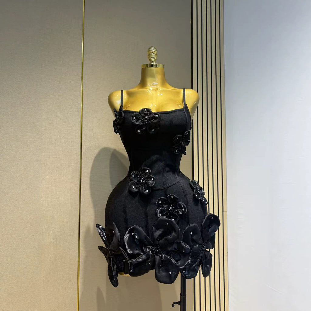 Women's strapless dress