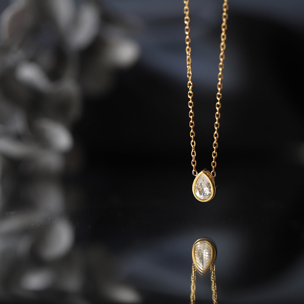 Pear-shaped waterdrop necklace