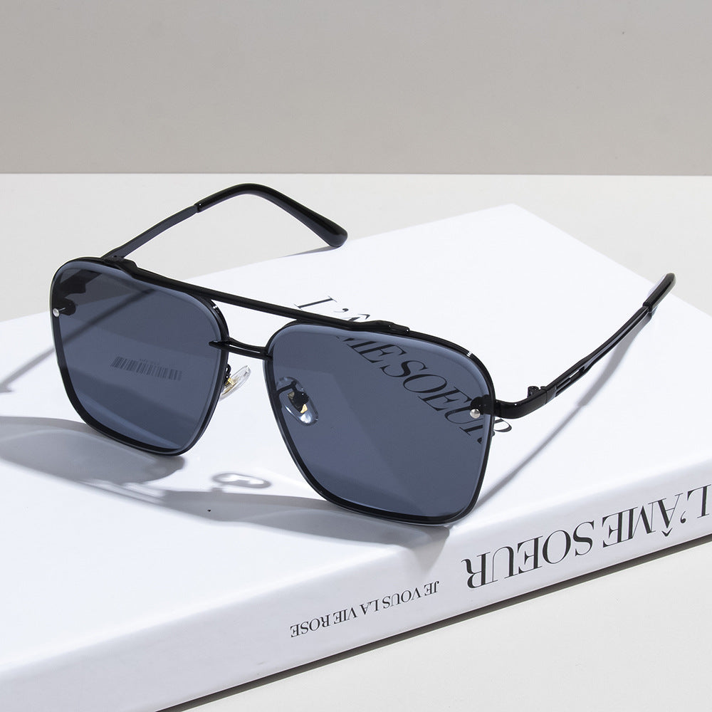 UV-protective and glare-reducing sunglasses