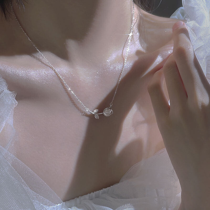 White chalcedony Tulip necklace