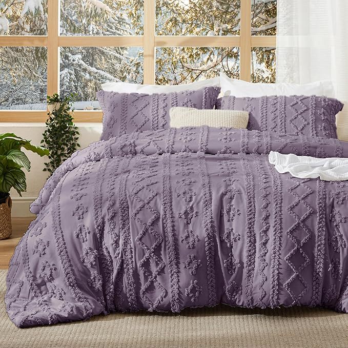 Tufted Brushed Cut-out Floral Bohemian Style Bedding Three-piece Set