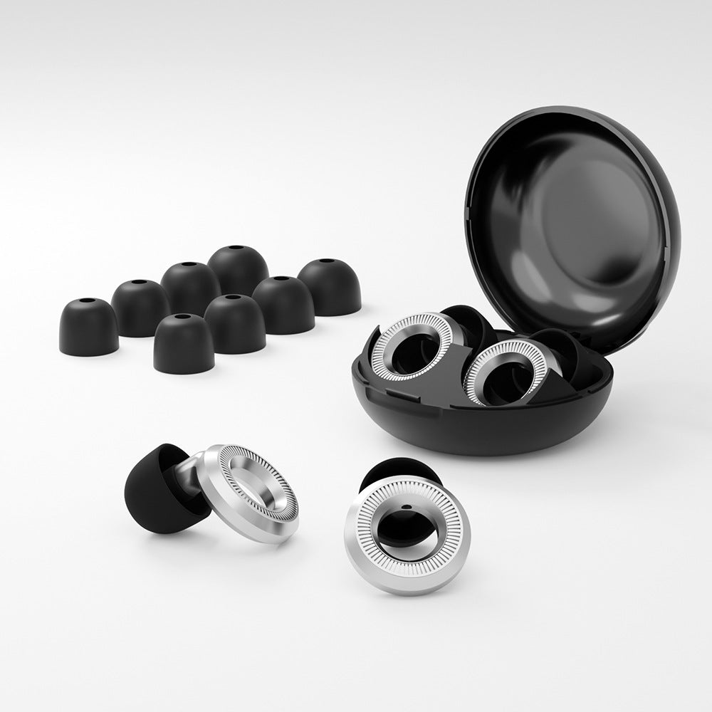 Noise-reducing earplugs with a filter