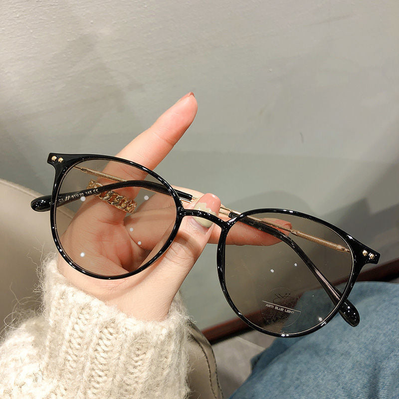 Photochromic Prescription Glasses with Oval Frame